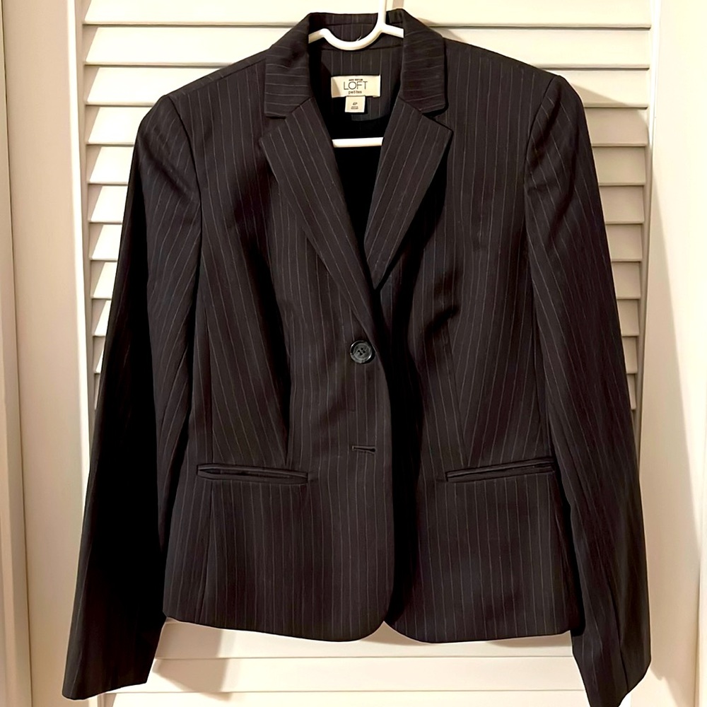 🎉2X Host Pick🎉Ann Taylor LOFT Grey & Light Blue Blazer. Size 4P